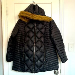Marc New York Black Hooded Down Coat with pockets.  Size 16/18